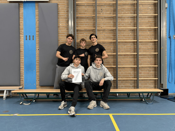 14 uur roeien voor Spieren voor Spieren- Blaise Pascal College/boot 7