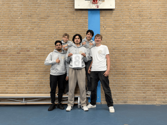 14 uur roeien voor Spieren voor Spieren- Blaise Pascal College/boot 8