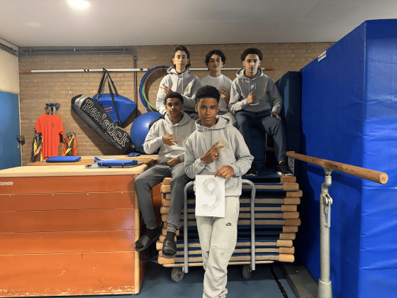 14 uur roeien voor Spieren voor Spieren- Blaise Pascal College/boot 9