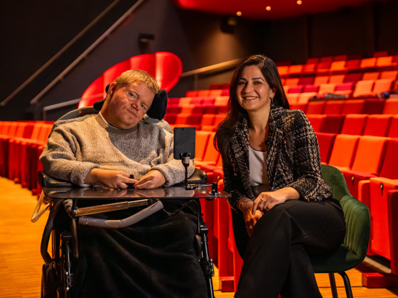 Charity Business Boksgala steunt NPO 3FM Serious Request!