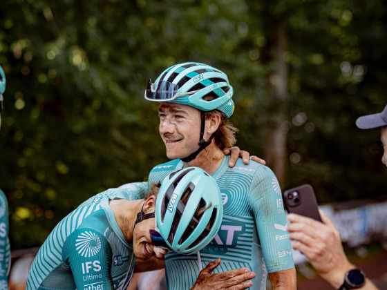 BEAT Cycling Club fietst voor Spieren voor Spieren