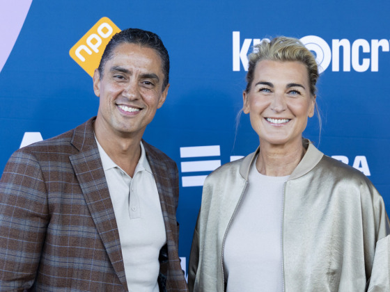 Nederland in Beweging presentatoren Barbara de Loor en Duco Bauwens live met dj Reinier Zonneveld