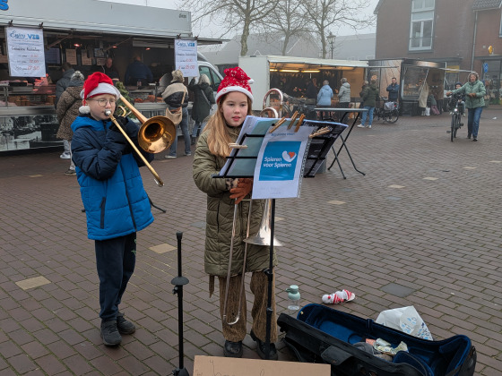 Vera en Roy blazen voor Spieren voor Spieren